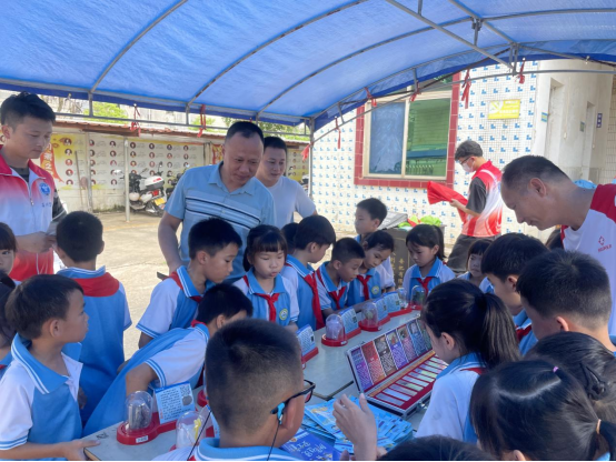 1717586102364159.png 【镇街人大】覃巴镇人大:人大代表助力“6.3”虎门销烟纪念日宣传,筑牢禁毒防线178.png