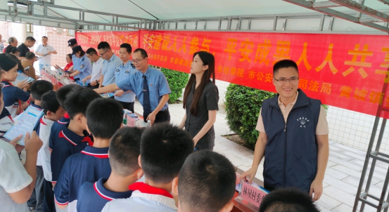 1717669694739155.png 【镇街人大】黄坡镇人大:人大代表助力平安宣讲活动189.png