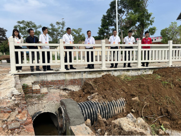 1752831651724863.png 2025.7.15黄勇同志进王村港镇人大代表中心联络站开展接待群众活动530.png