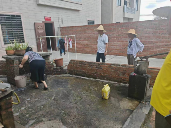 【镇街人大】吴阳镇人大：人大代表协同作战  筑牢基孔肯雅热与登革热防控坚固屏障160.png