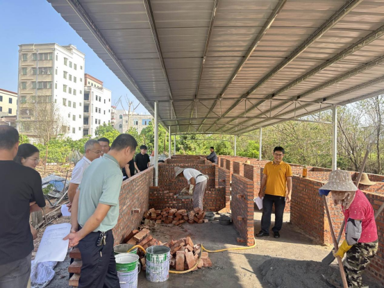 【镇街人大】大山江街道人大：深入督导集中鸡舍建设 助力乡村振兴提质增效700.png