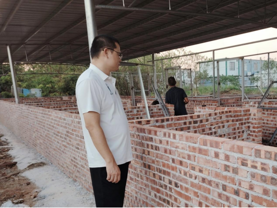 【镇街人大】大山江街道人大：深入督导集中鸡舍建设 助力乡村振兴提质增效745.png