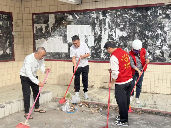 【镇街人大】梅菉街道人大：聚焦人居环境提升 人大代表开展大扫除行动354.png