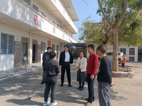 1768204043631086.png 2025.2.28【镇街人大】塘尾街道人大:人大代表深入校园调研,共筑预防校园欺凌防线305.png